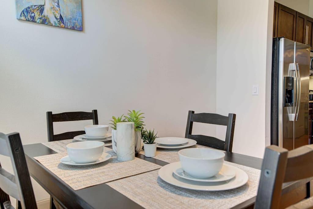 Cozy Apt Nrg Pool,Wi-Fi, Free Parking, Petsok! Хюстън Екстериор снимка